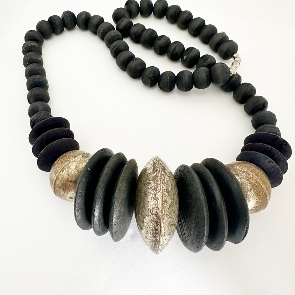 Vintage Chunky Wood and Silver-Tone Metal Bead Necklace Boho Chic - Picture 5 of 6